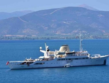 Η θαλαμηγός «Χριστίνα» του Αρ. Ωνάση μαγνητίζει στο Ναύπλιο και νοικιάζεται για... 470.000 ευρώ την εβδομάδα! (βίντεο)